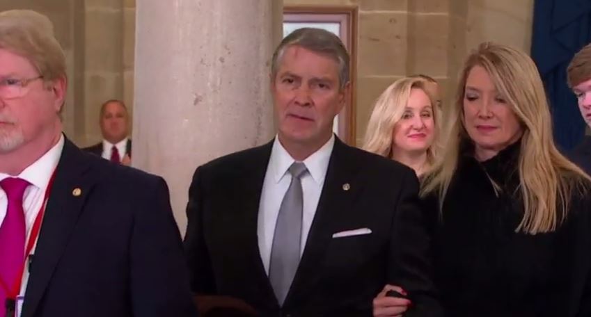 Toàn cảnh lễ tuyên thệ nhậm chức của Tổng thống Mỹ Donald Trump - VIDEO, ẢNH - ảnh 9