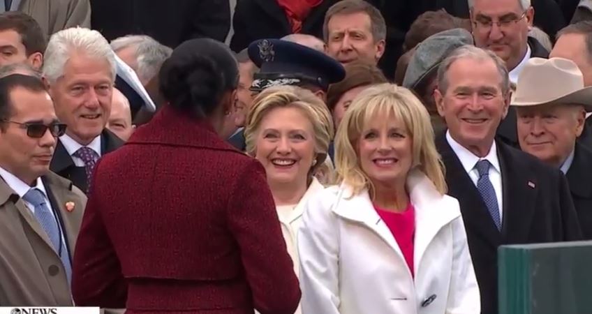 Toàn cảnh lễ tuyên thệ nhậm chức của Tổng thống Mỹ Donald Trump - VIDEO, ẢNH - ảnh 63