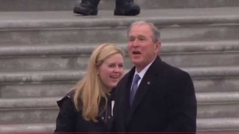 Toàn cảnh lễ tuyên thệ nhậm chức của Tổng thống Mỹ Donald Trump - VIDEO, ẢNH - ảnh 13