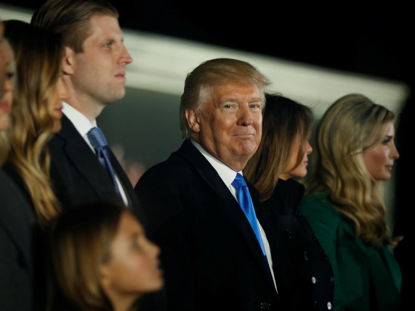 Toàn cảnh lễ tuyên thệ nhậm chức của Tổng thống Mỹ Donald Trump - VIDEO, ẢNH - ảnh 3