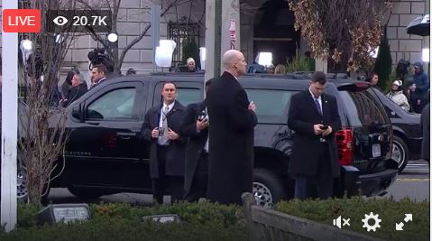 Toàn cảnh lễ tuyên thệ nhậm chức của Tổng thống Mỹ Donald Trump - VIDEO, ẢNH - ảnh 6