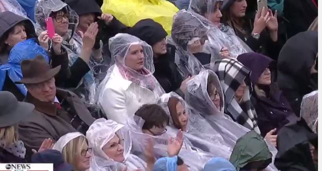 Toàn cảnh lễ tuyên thệ nhậm chức của Tổng thống Mỹ Donald Trump - VIDEO, ẢNH - ảnh 94