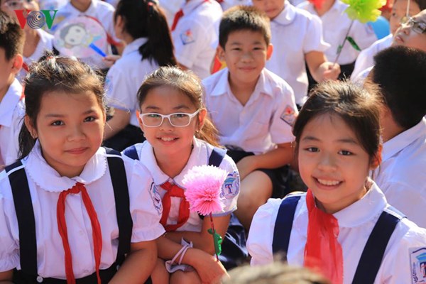 GS Nguyễn Minh Thuyết: Chúng ta đang xây dựng một xã hội học tập “méo mó”